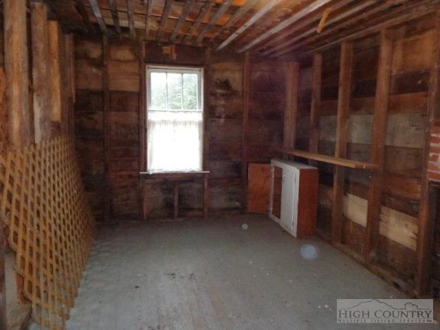 Image number 3 for the current listing