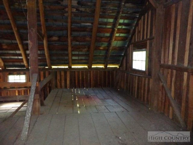 Image number 12 for the current listing