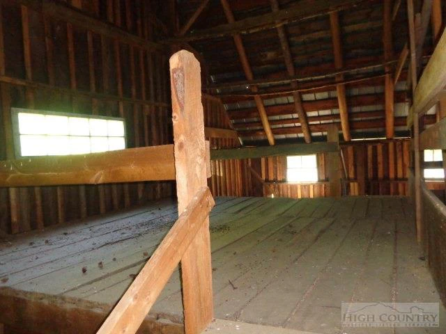 Image number 13 for the current listing