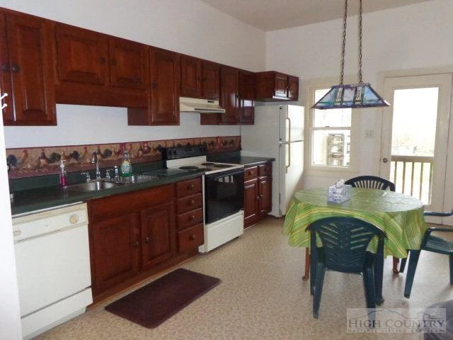 Image number 18 for the current listing