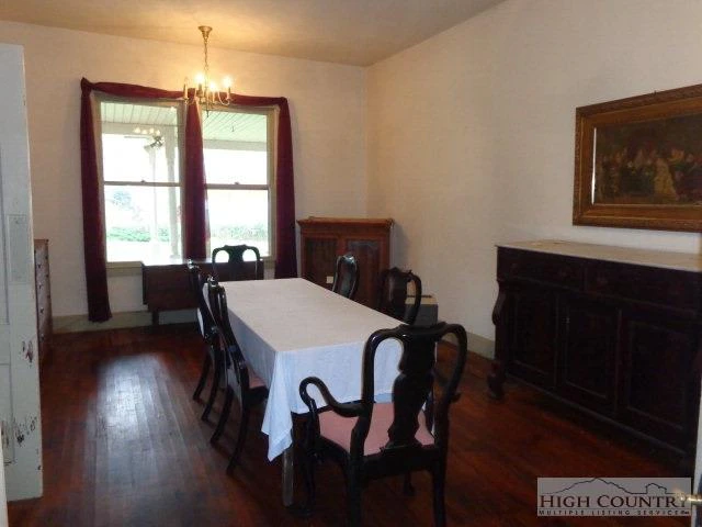 Image number 20 for the current listing