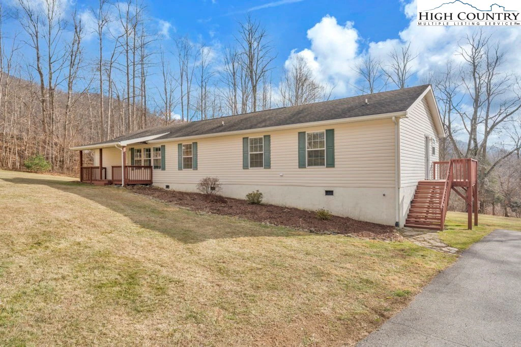 Image number 1 for the current listing