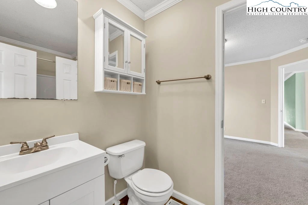 Image number 7 for the current listing
