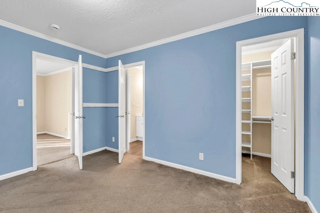 Image number 10 for the current listing