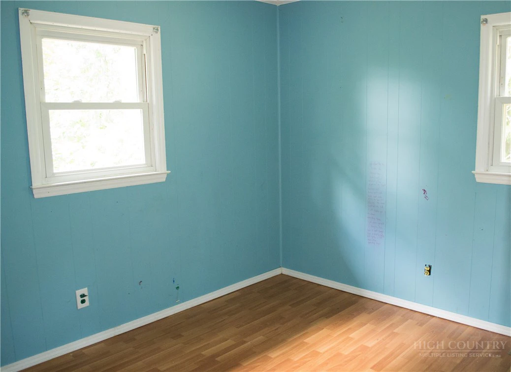 Image number 7 for the current listing