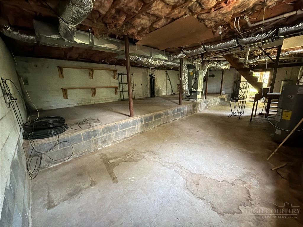 Image number 17 for the current listing