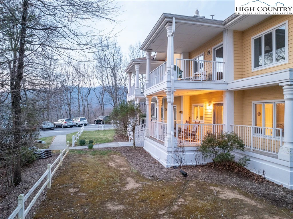 Image number 4 for the current listing