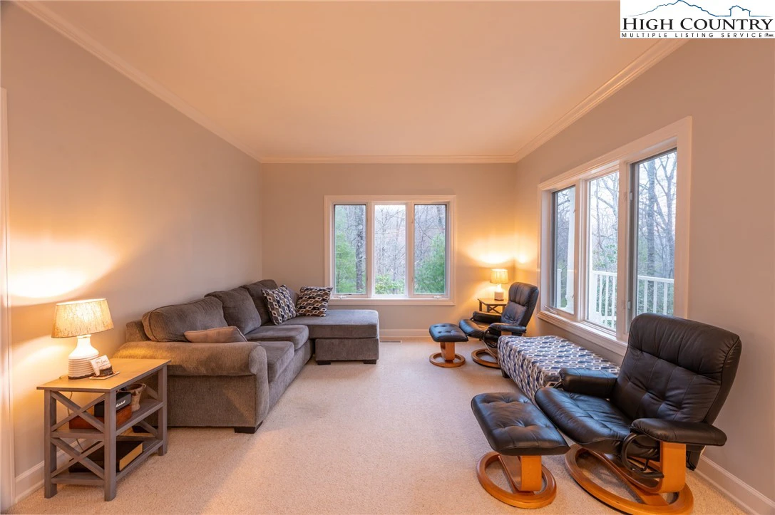Image number 2 for the current listing
