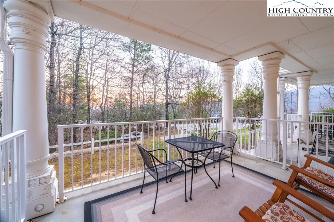 Image number 7 for the current listing
