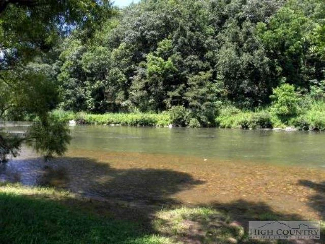Image number 14 for the current listing