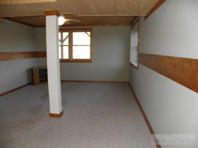 Image number 13 for the current listing