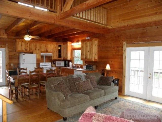 Image number 22 for the current listing