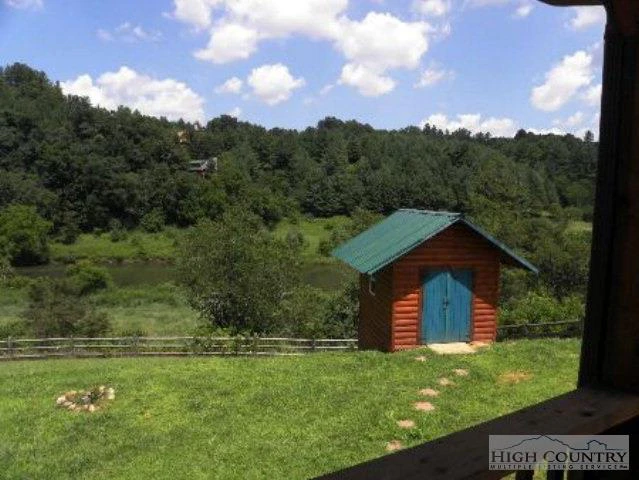 Image number 17 for the current listing