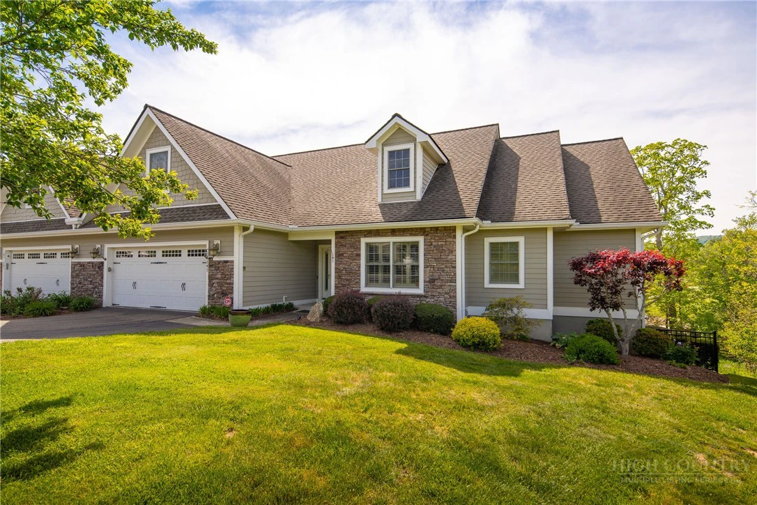 Image number 1 for the current listing