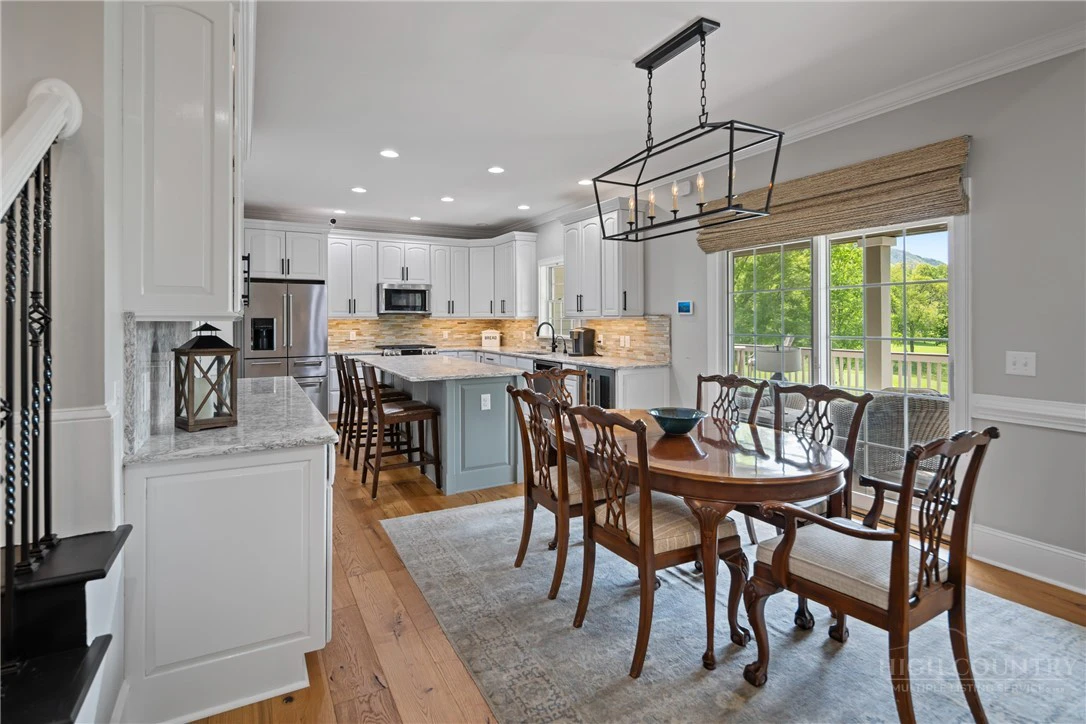 Image number 6 for the current listing
