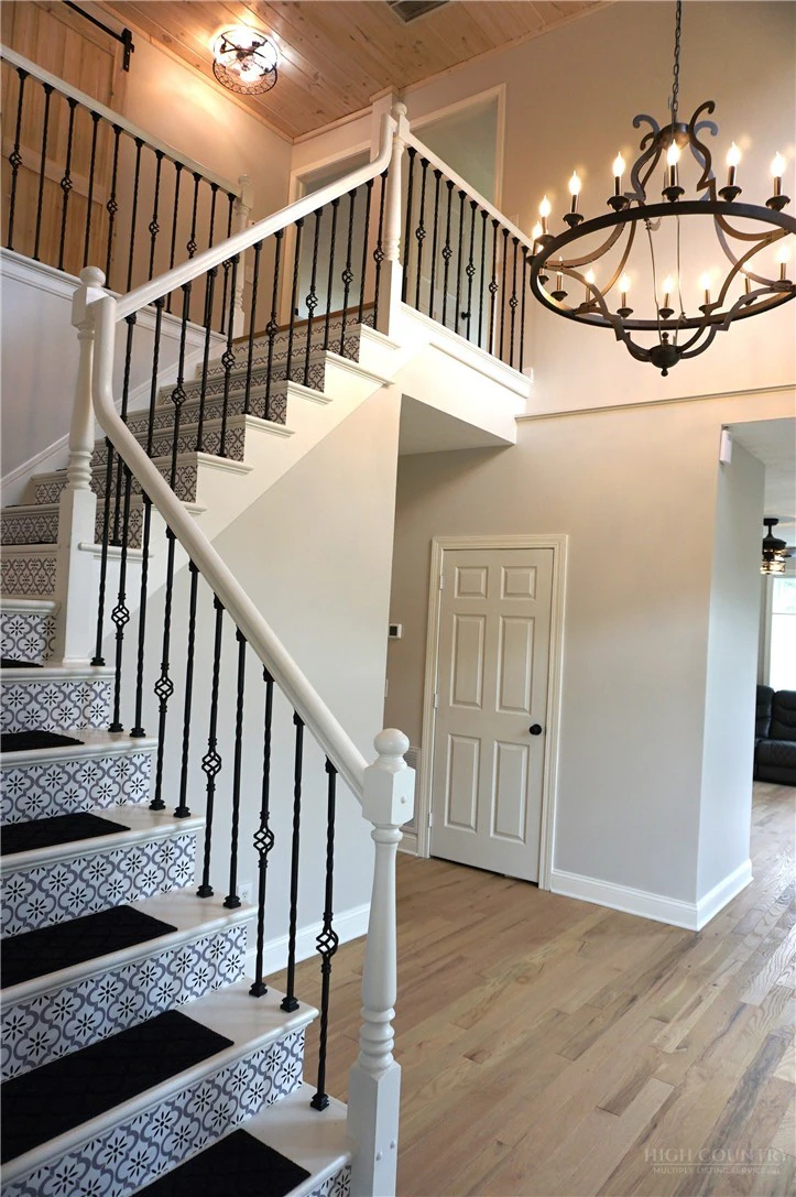 Image number 4 for the current listing