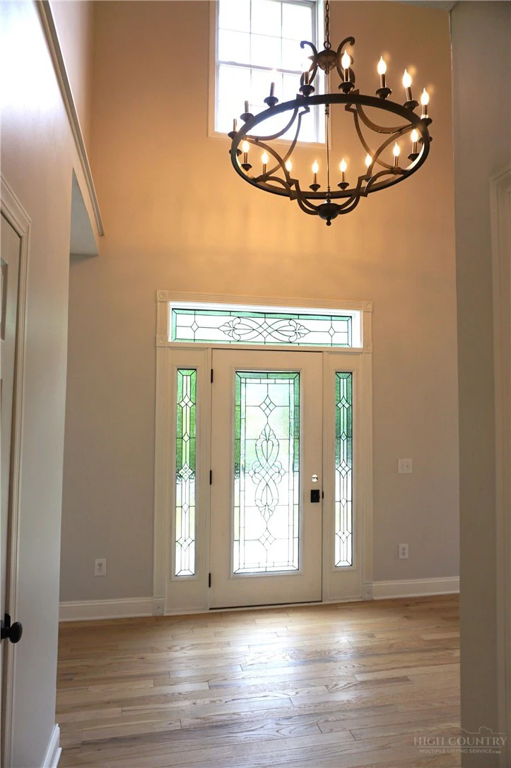 Image number 5 for the current listing
