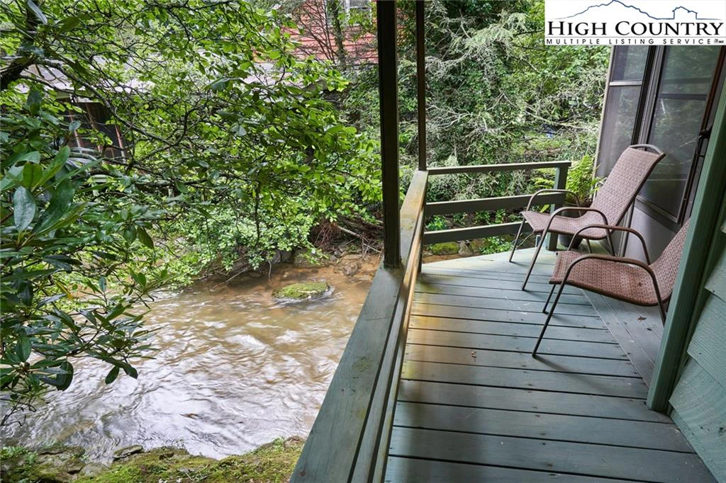 Image number 8 for the current listing