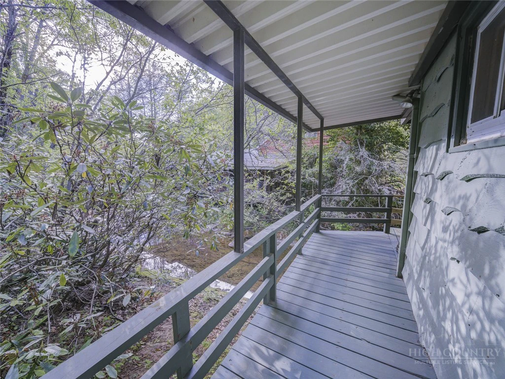 Image number 16 for the current listing