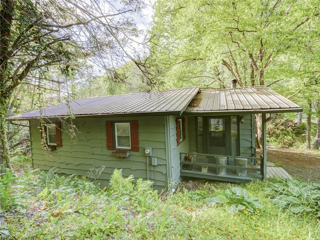 Image number 18 for the current listing