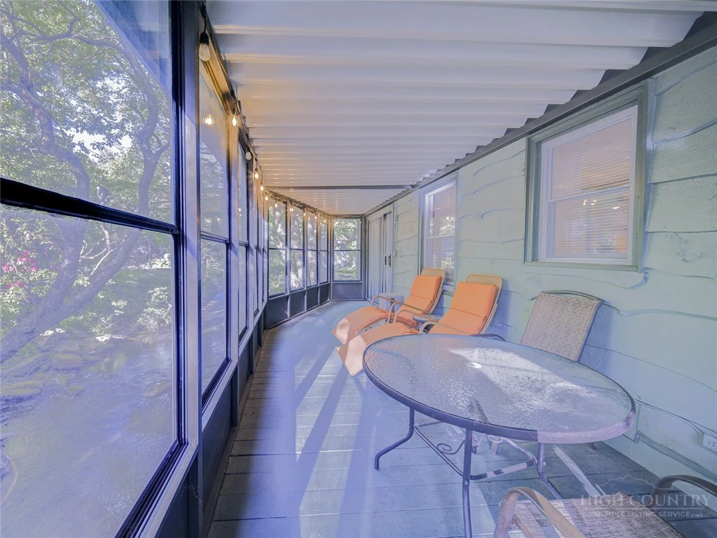 Image number 15 for the current listing