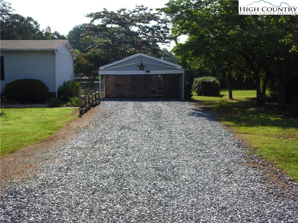 Image number 3 for the current listing