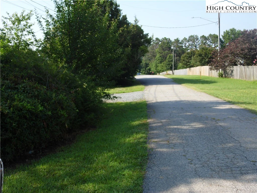 Image number 2 for the current listing