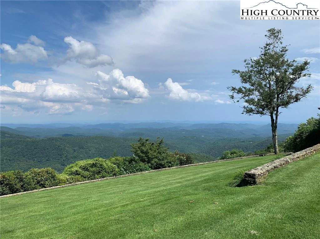 Image number 16 for the current listing