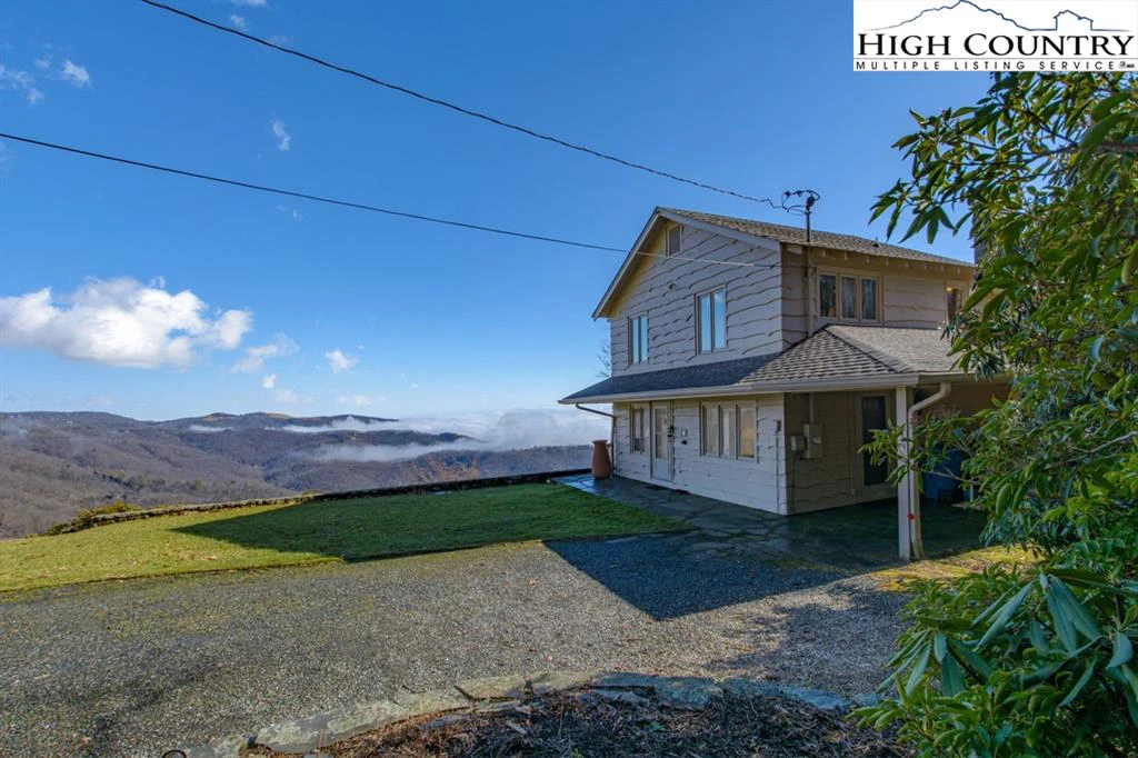 Image number 15 for the current listing