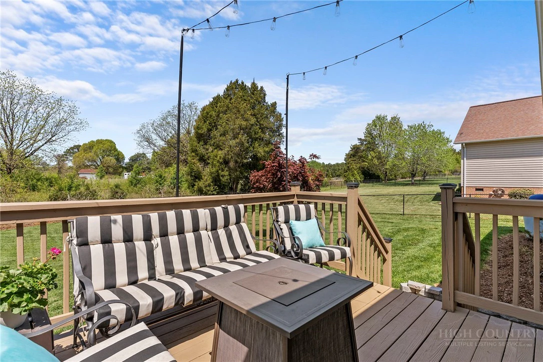 Image number 5 for the current listing