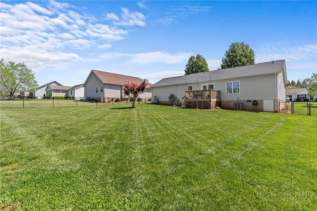 Image number 13 for the current listing