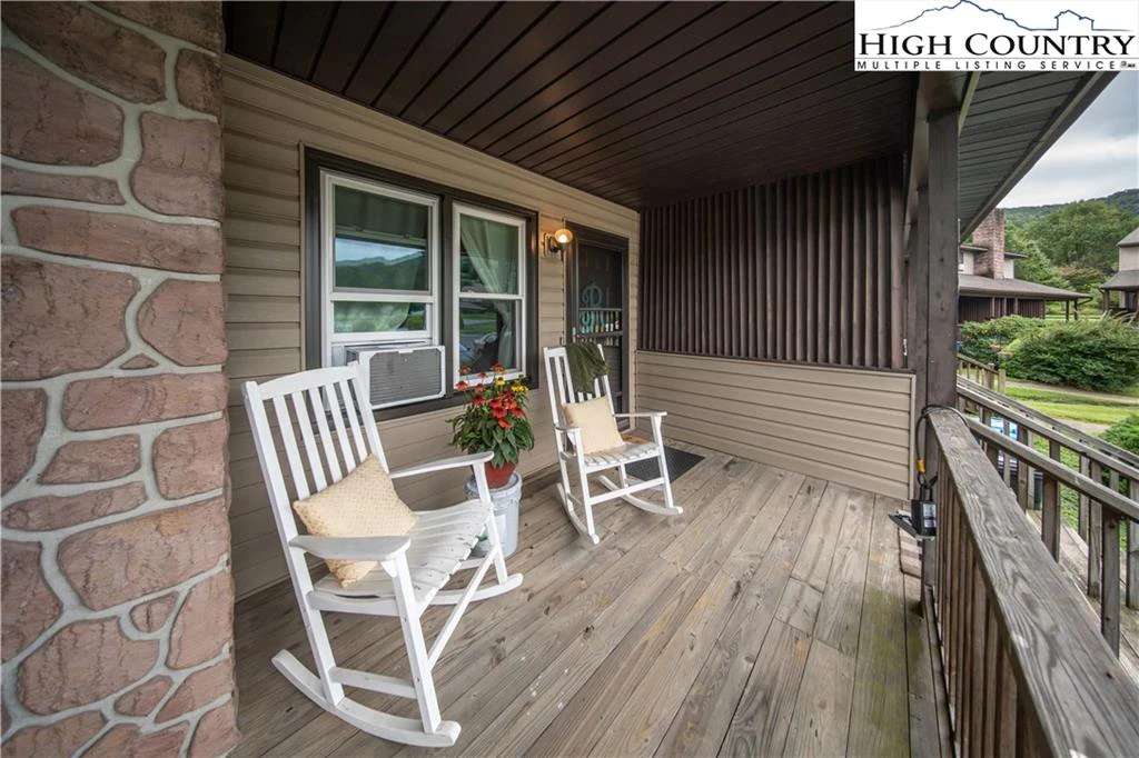 Image number 3 for the current listing