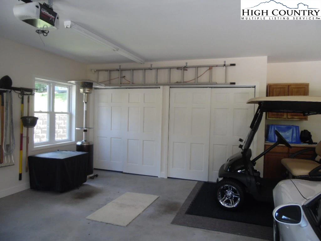 Image number 6 for the current listing