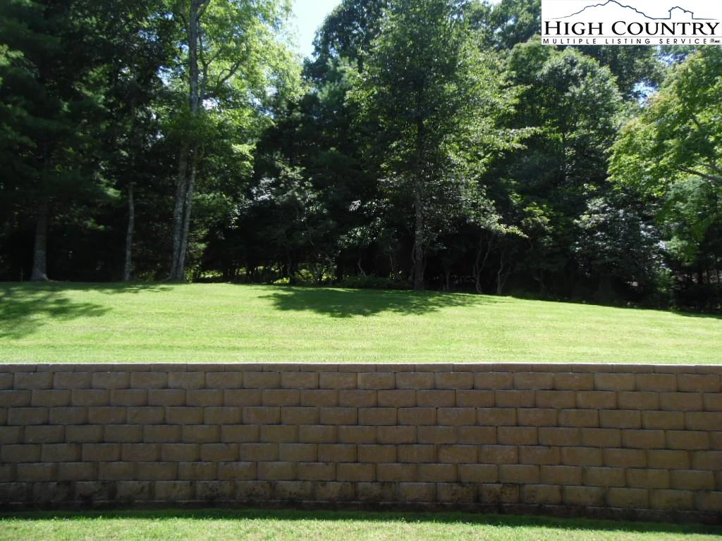 Image number 4 for the current listing