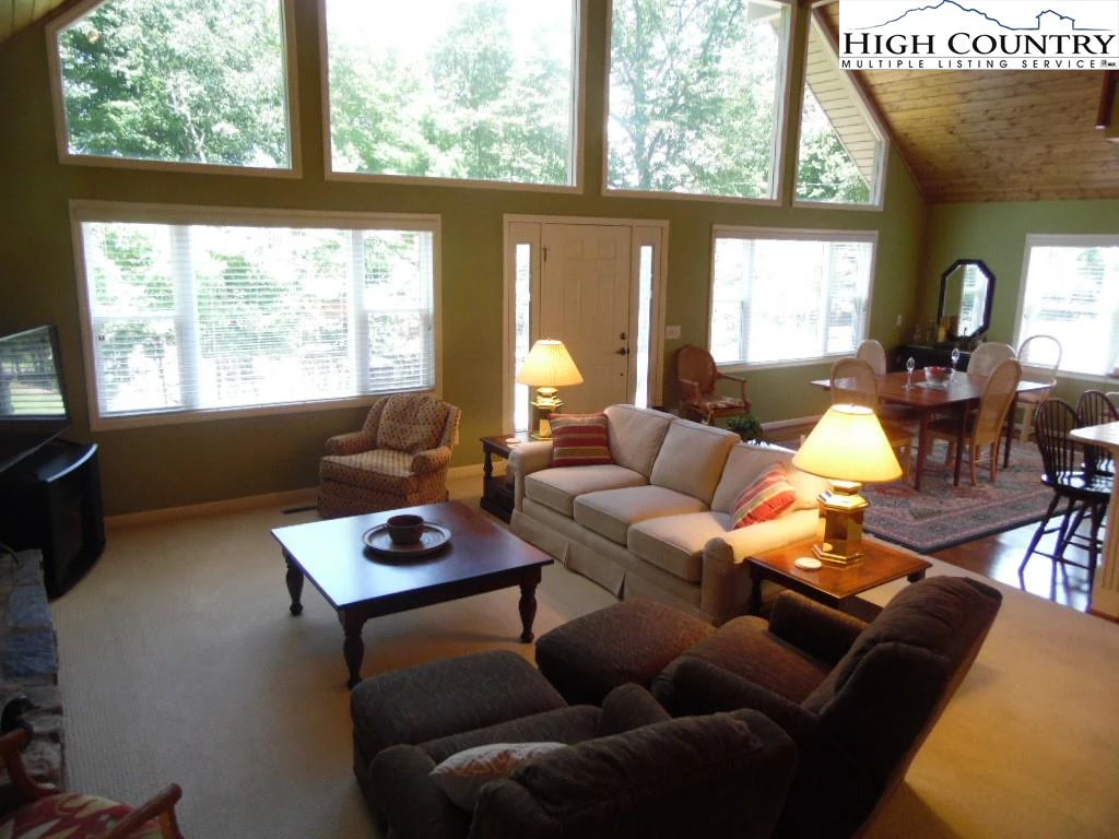 Image number 18 for the current listing