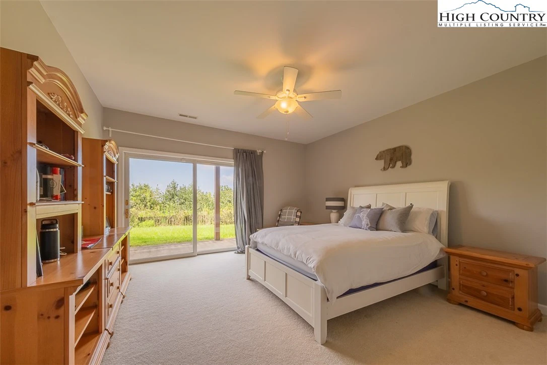 Image number 11 for the current listing