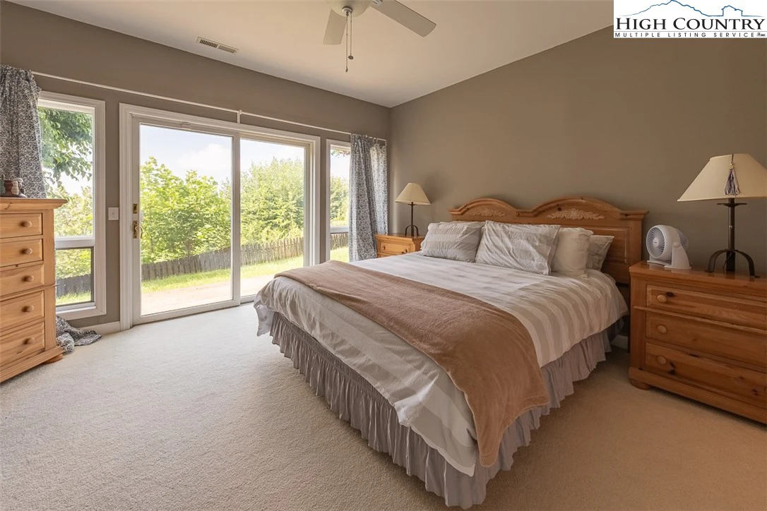 Image number 5 for the current listing