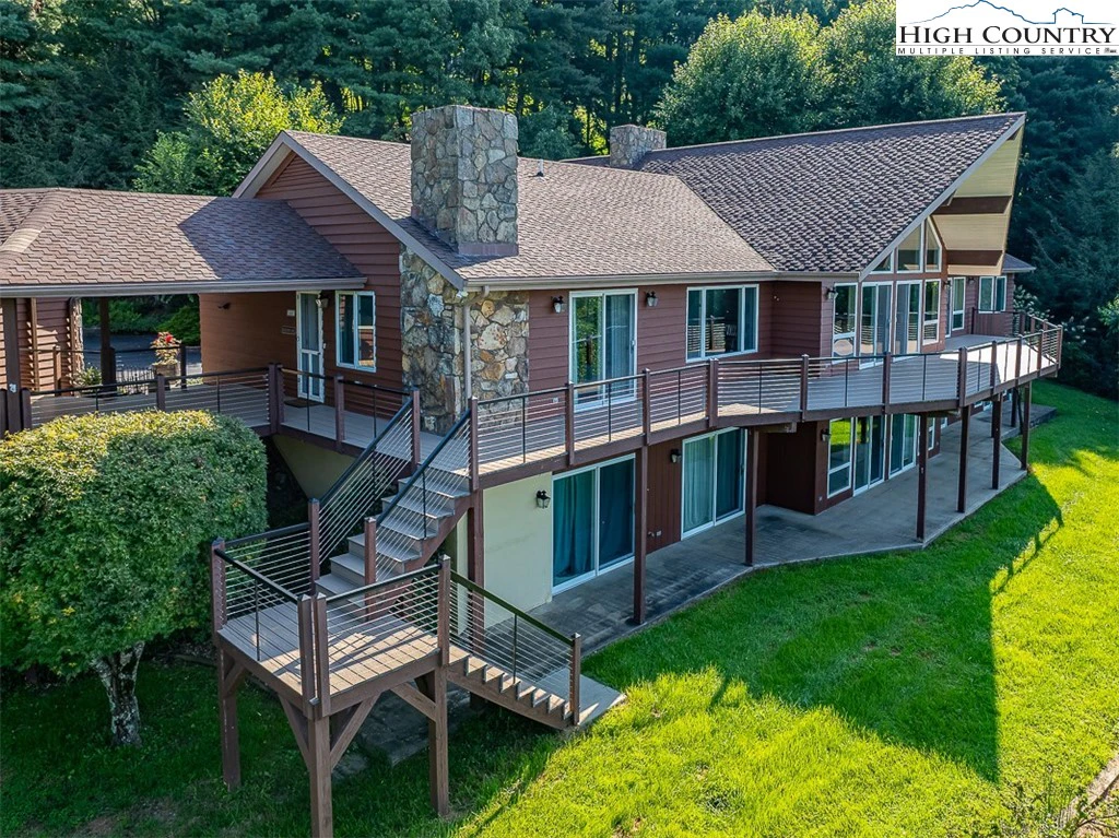 Image number 1 for the current listing