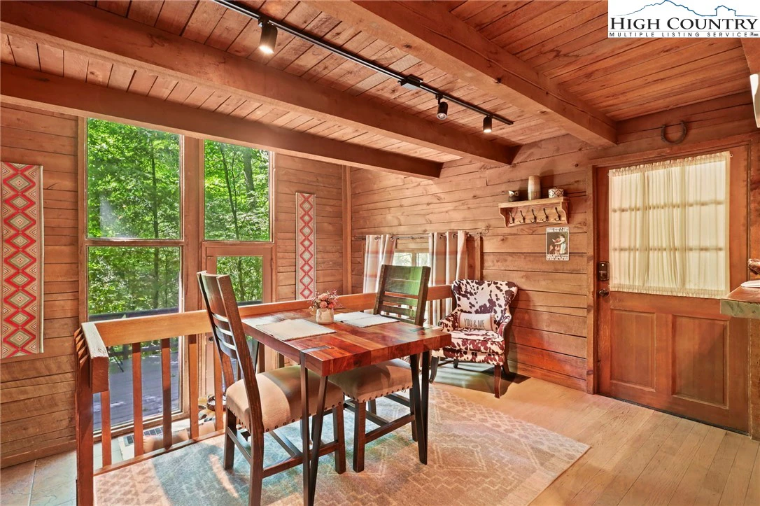 Image number 3 for the current listing