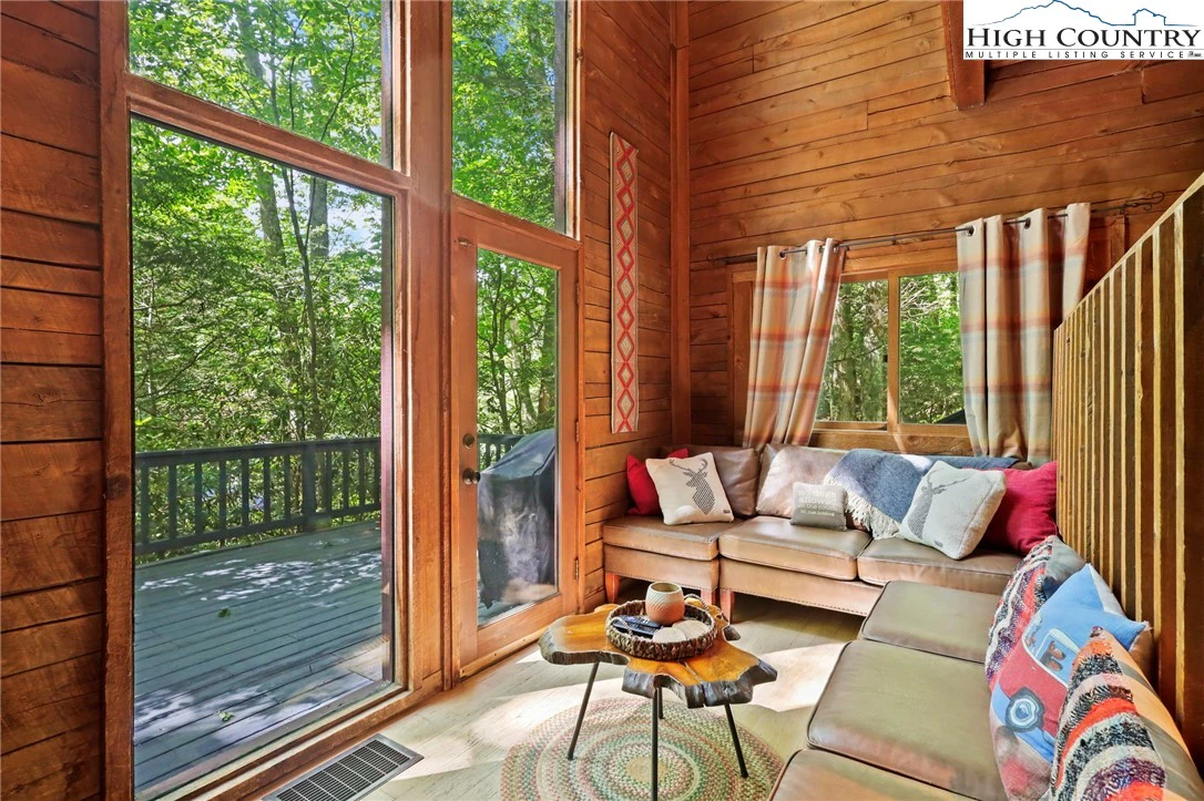 Image number 7 for the current listing
