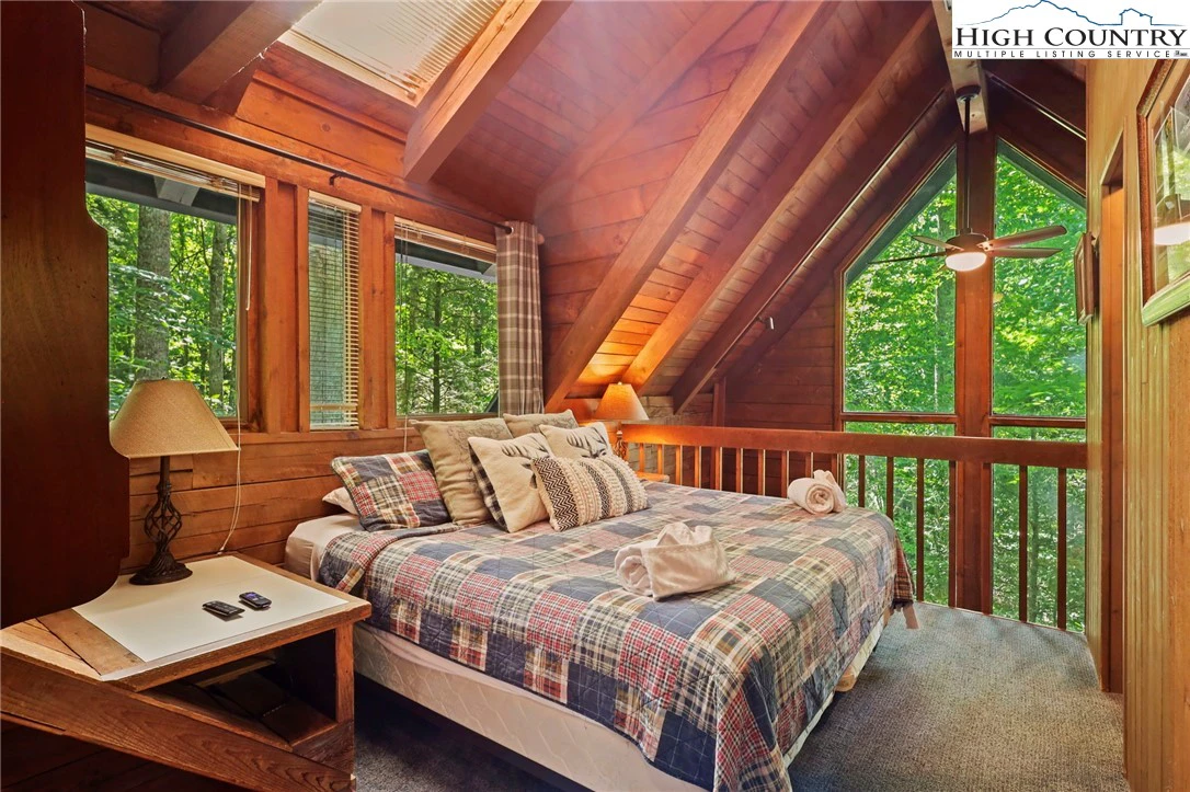 Image number 10 for the current listing