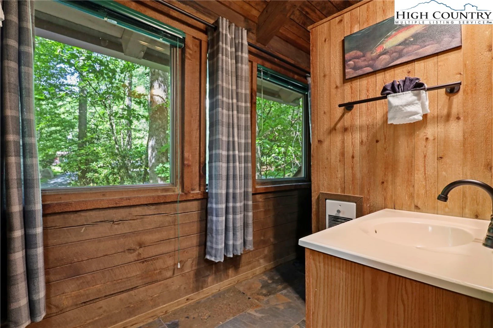 Image number 11 for the current listing