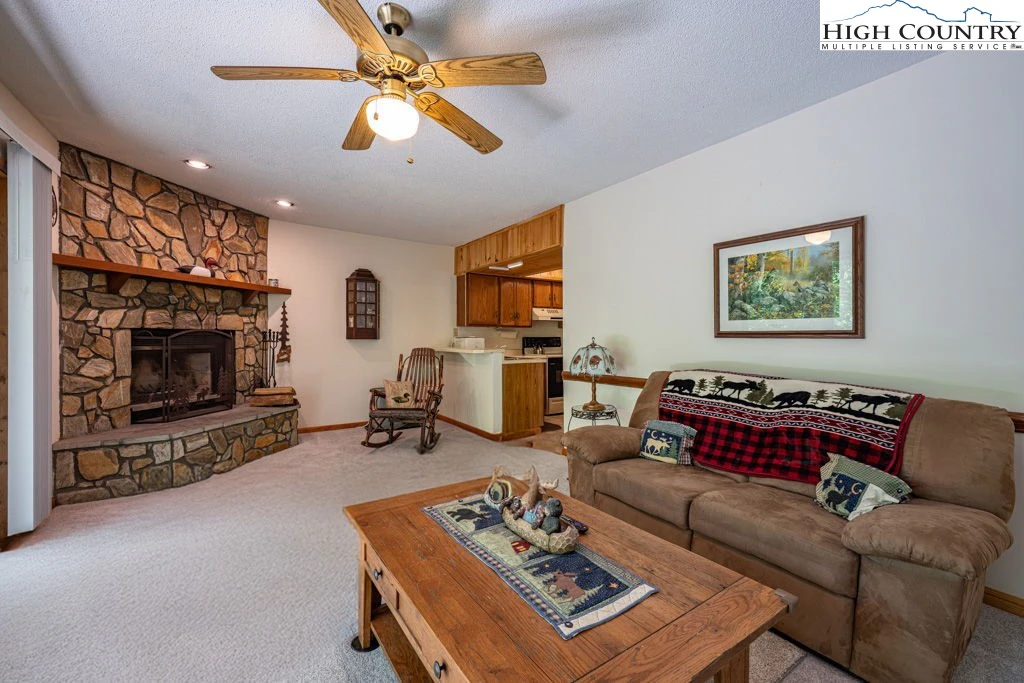 Image number 1 for the current listing