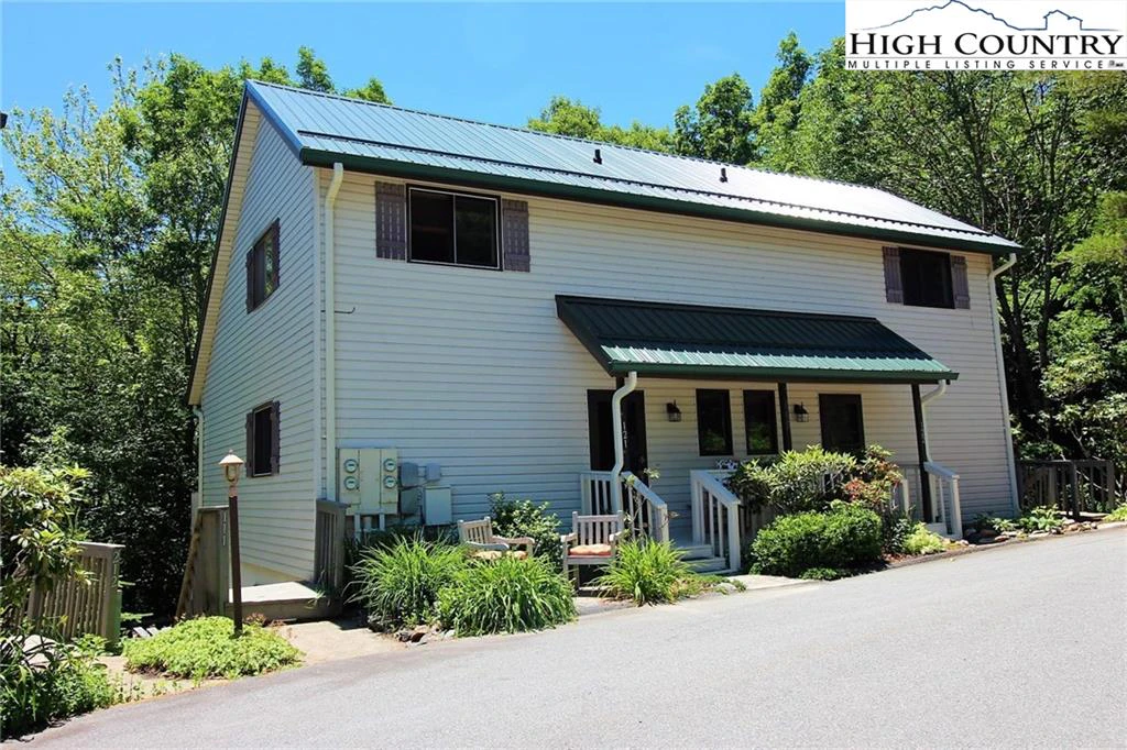 Image number 1 for the current listing