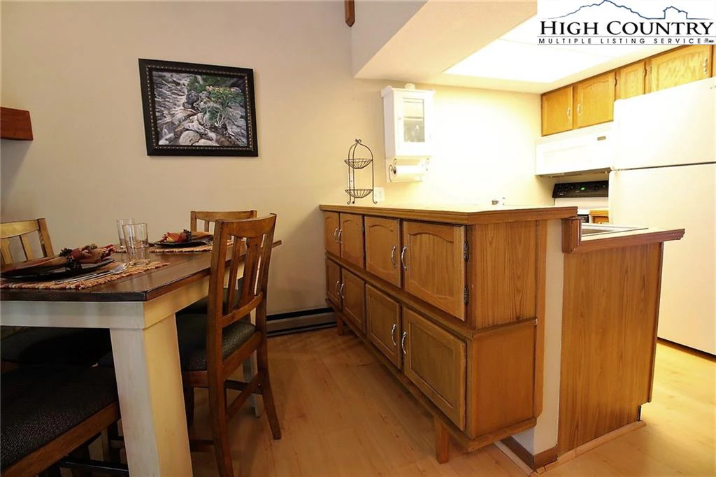 Image number 16 for the current listing