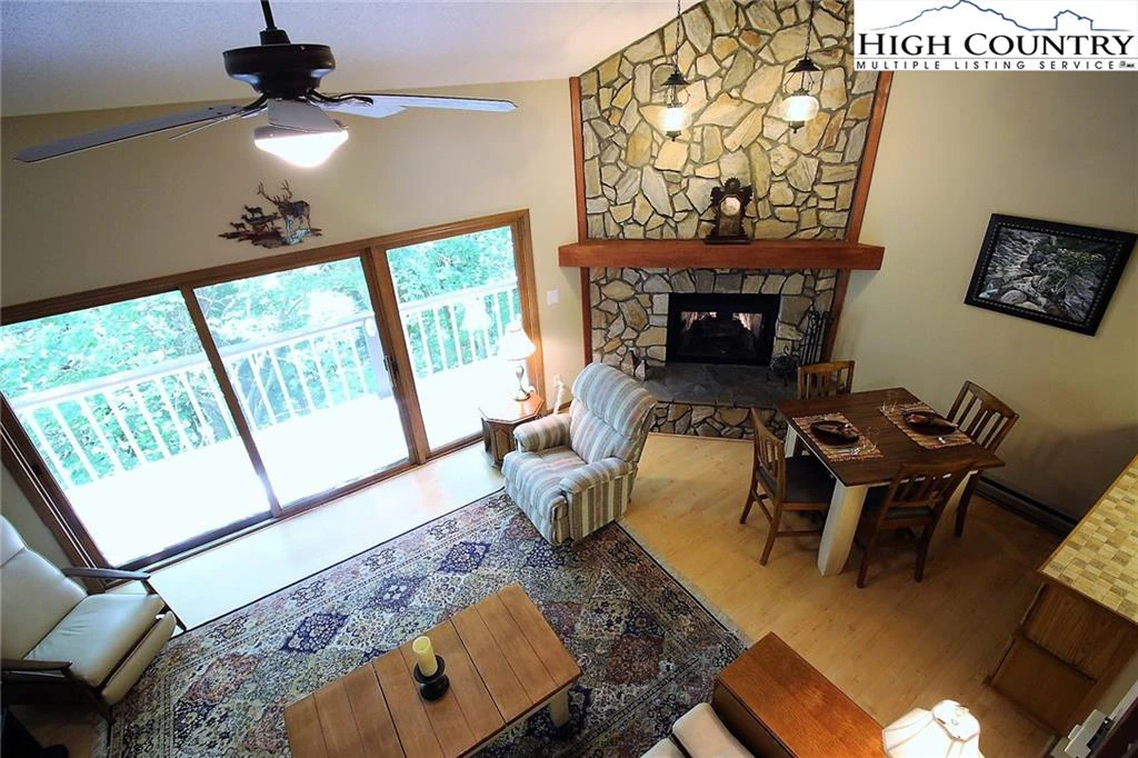 Image number 2 for the current listing