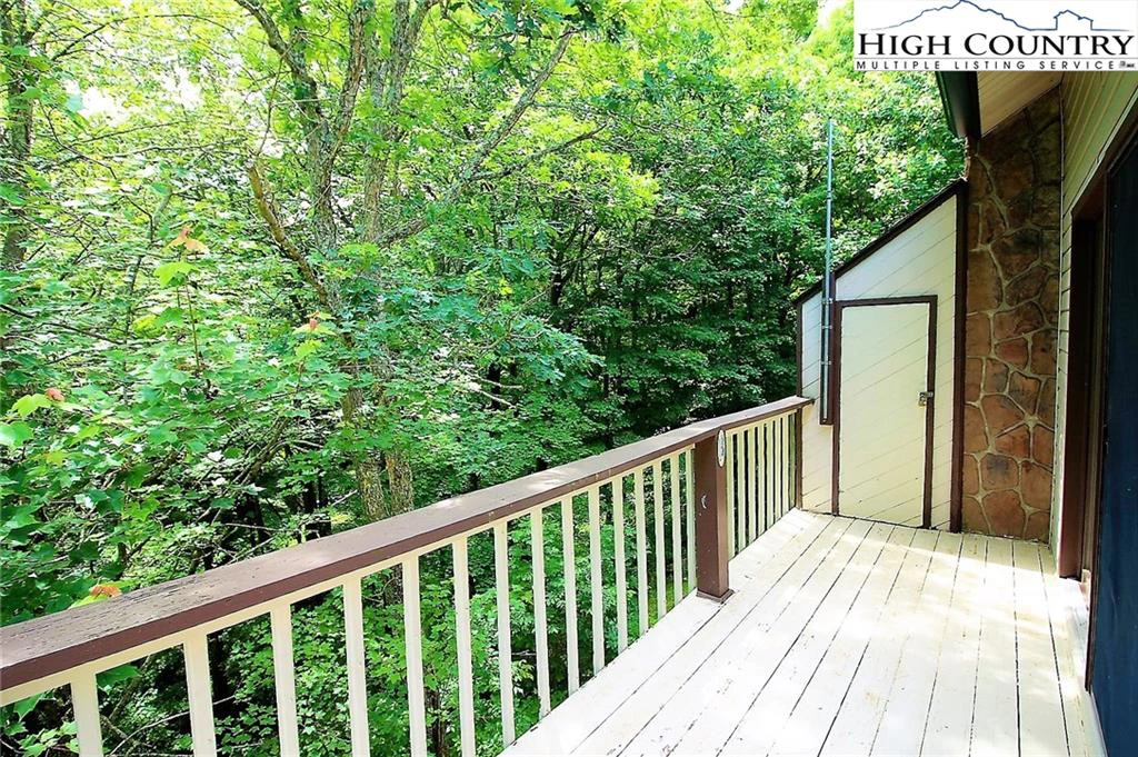 Image number 6 for the current listing