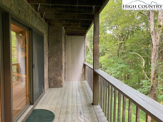 Image number 9 for the current listing