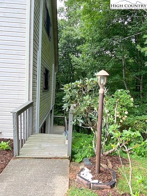 Image number 2 for the current listing
