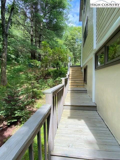 Image number 11 for the current listing